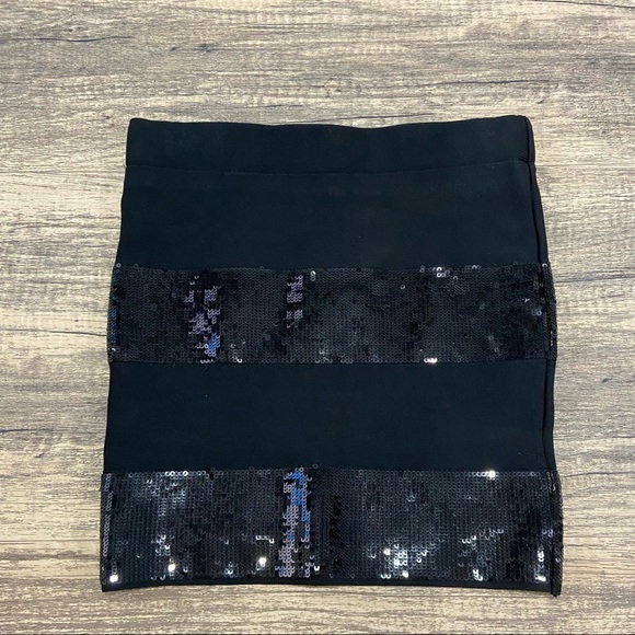 GUESS Black Sequin Mini Skirt Size S - Picture 1 of 5